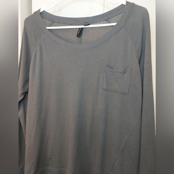 Cynthia Rowley Grey Long Sleeve Tee 100% Cotton Size Medium Casual Top Layer - Picture 2 of 7